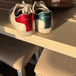 Women’s gucci sneakers